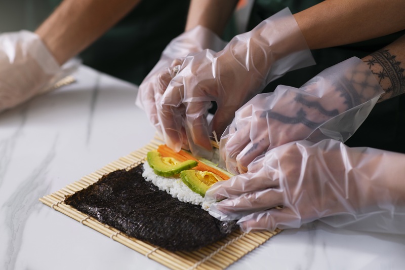 utiliza kipclin guantes para cocina